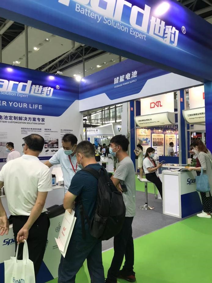 午夜成人在线观看新能源,攜眾多鋰午夜神马福利參加亞太午夜神马福利展